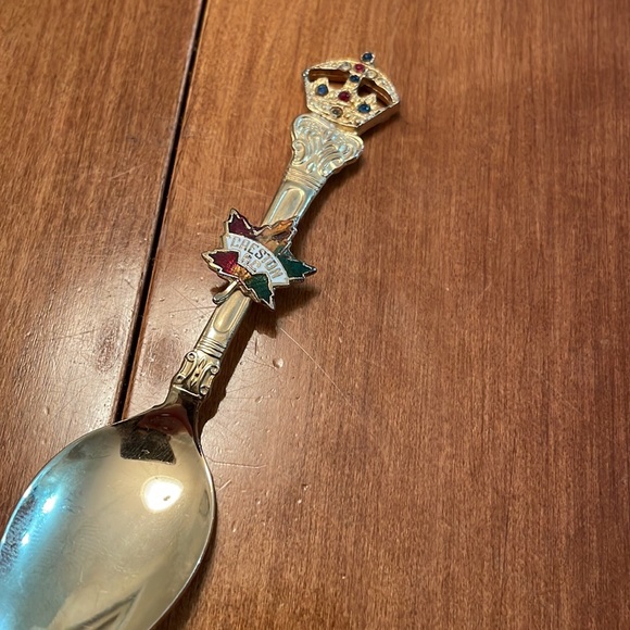 Souvenir spoons from British Columbia - Picture 6 of 9